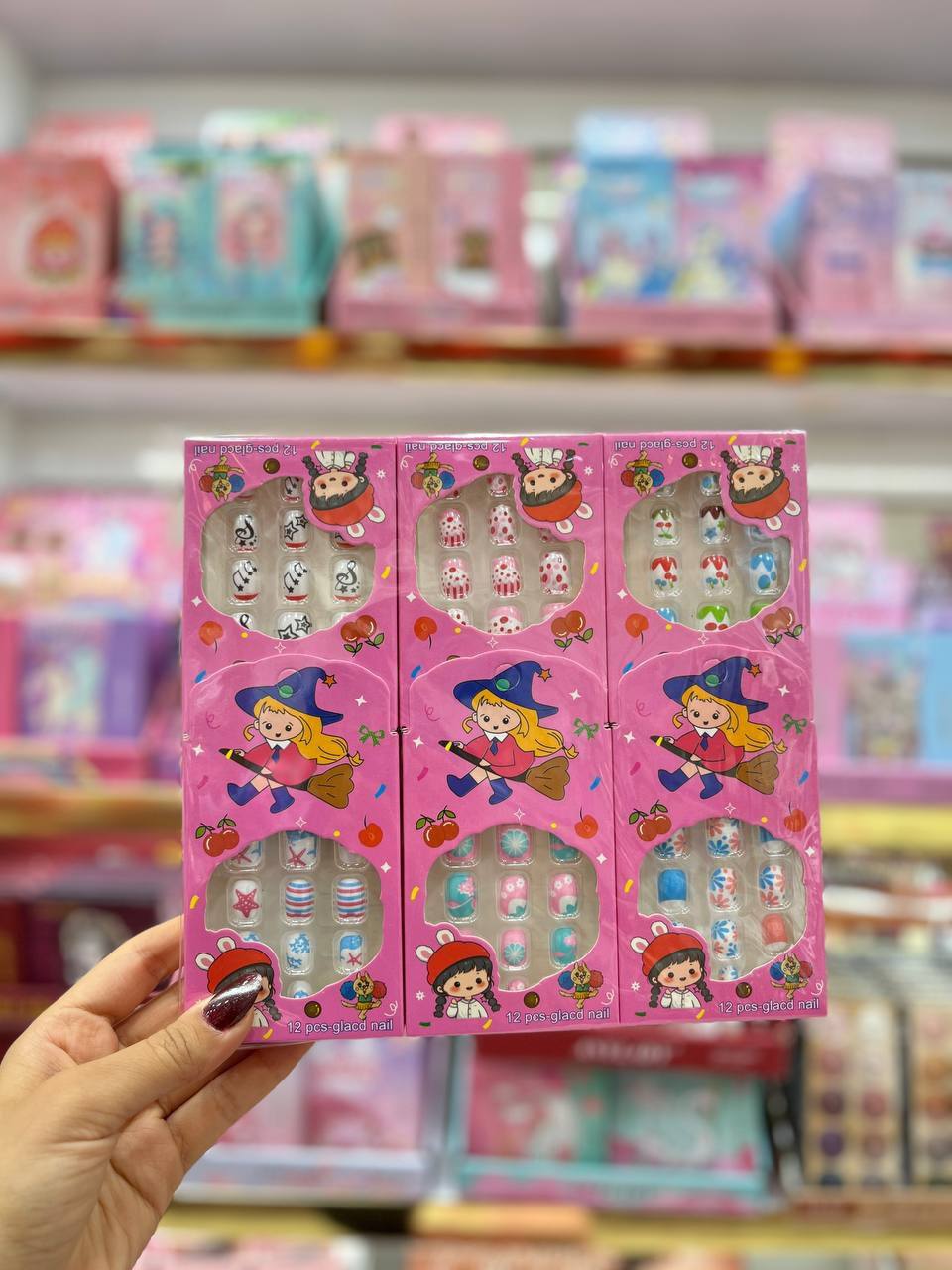 ناخن مصنوعی بچه گانه همراه با چسب دوطرفه