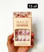 ناخن مصنوعی به همراه چسب دوطرفه