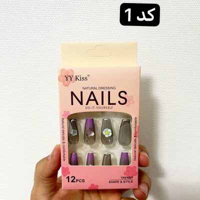 ناخن مصنوعی به همراه چسب دوطرفه