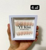 ناخن مصنوعی کوتاه و نوک پهن قابدار همراه با چسب دوطرفه